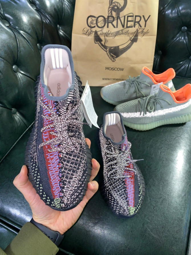 Yeezy 350 V2 Yecheil Non-Reflective — изображение 4