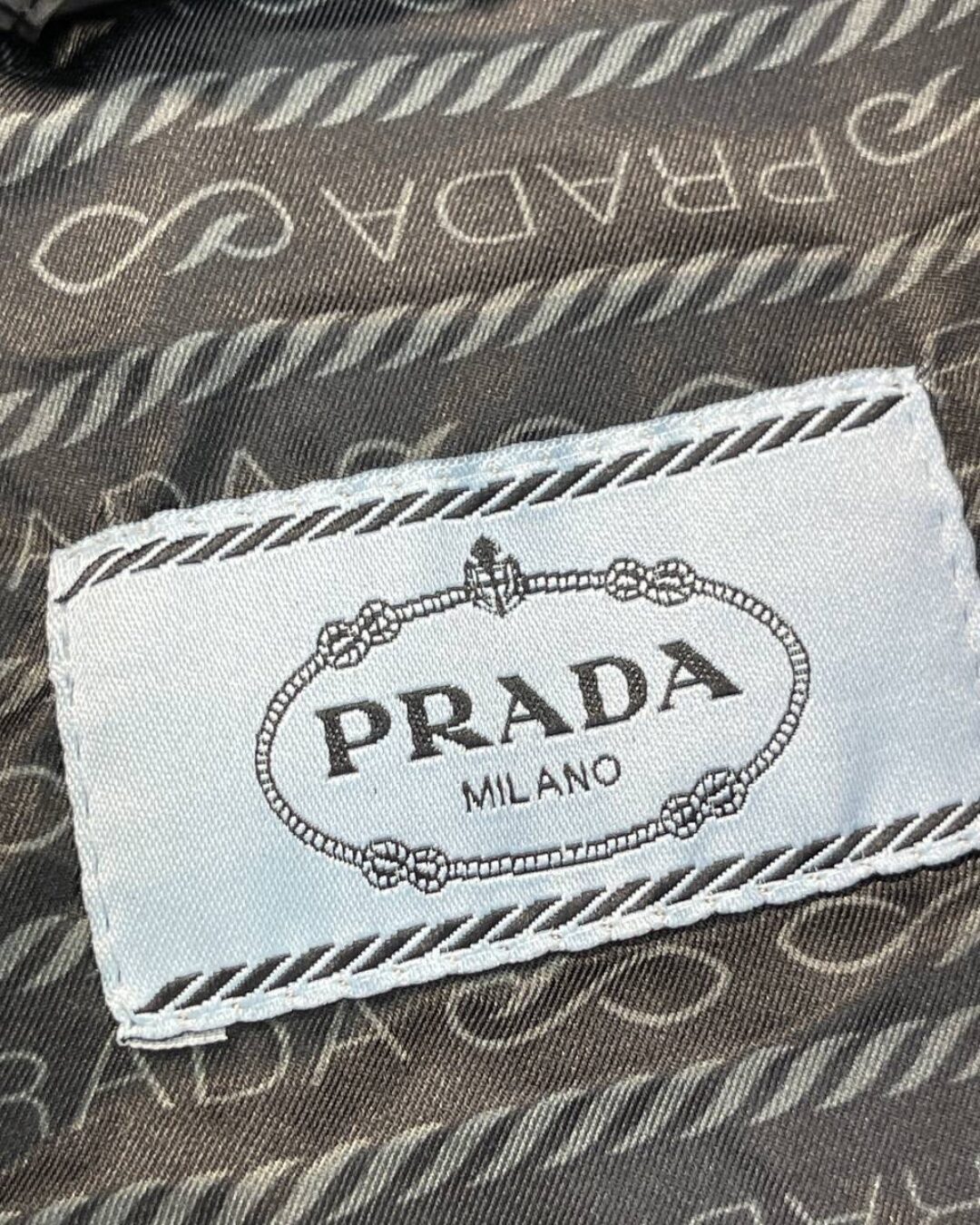 Куртка Prada 6