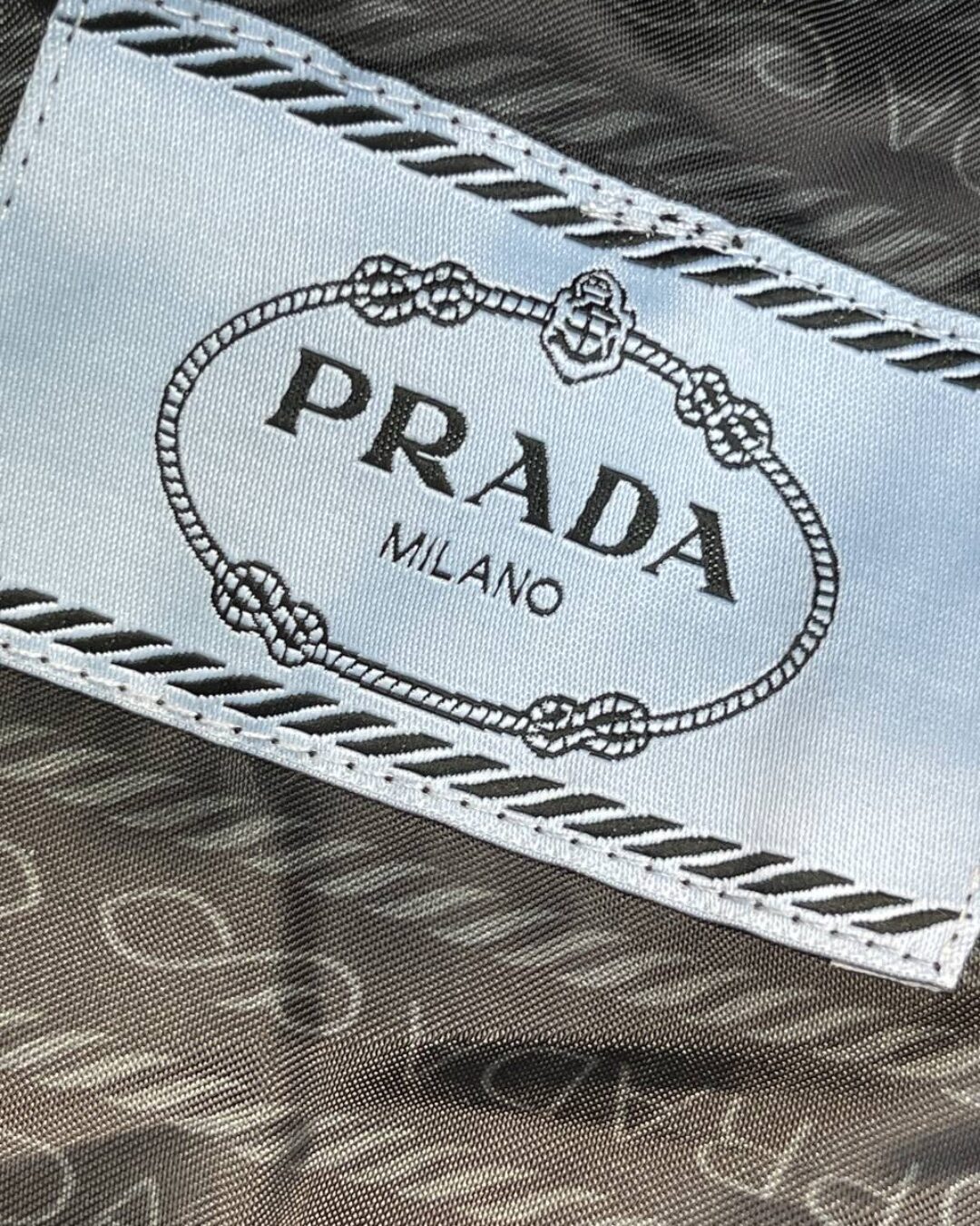 Куртка Prada 6