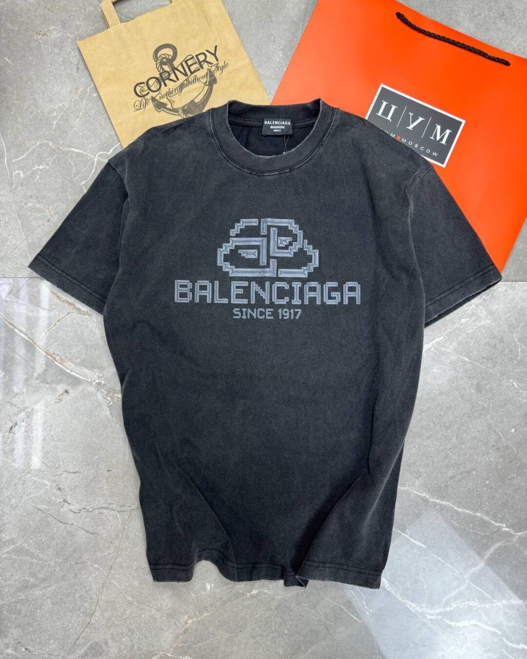 Футболка Balenciaga 1