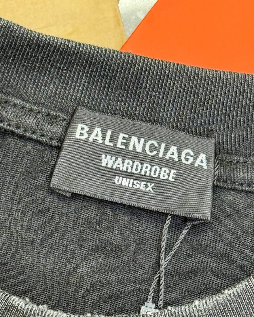 Футболка Balenciaga 6