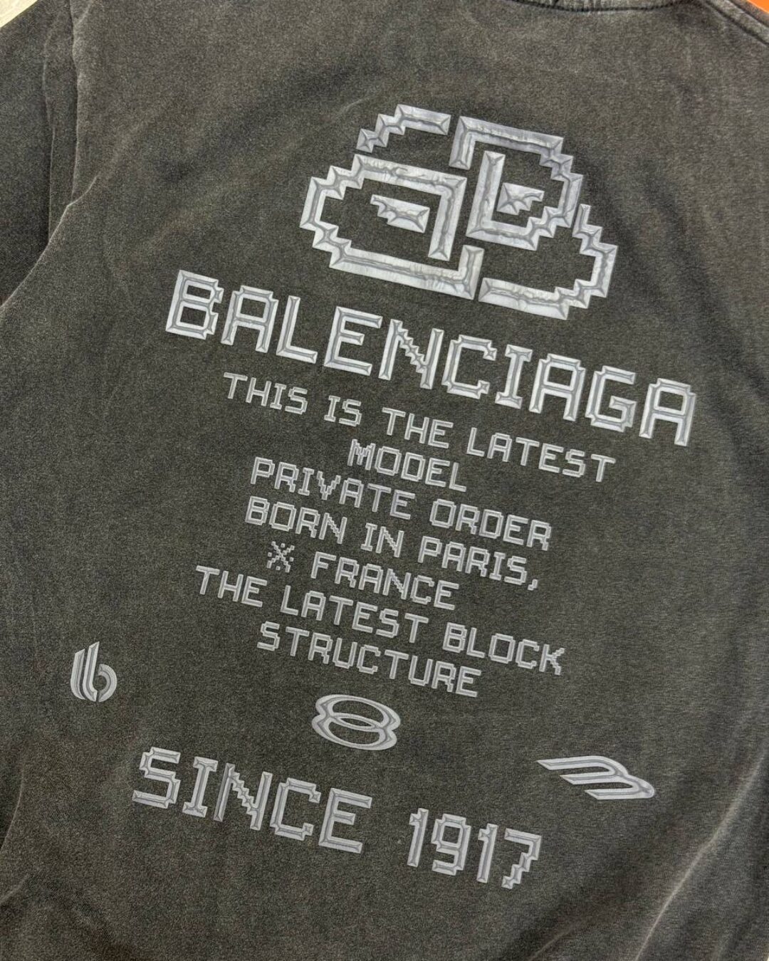 Футболка Balenciaga 9