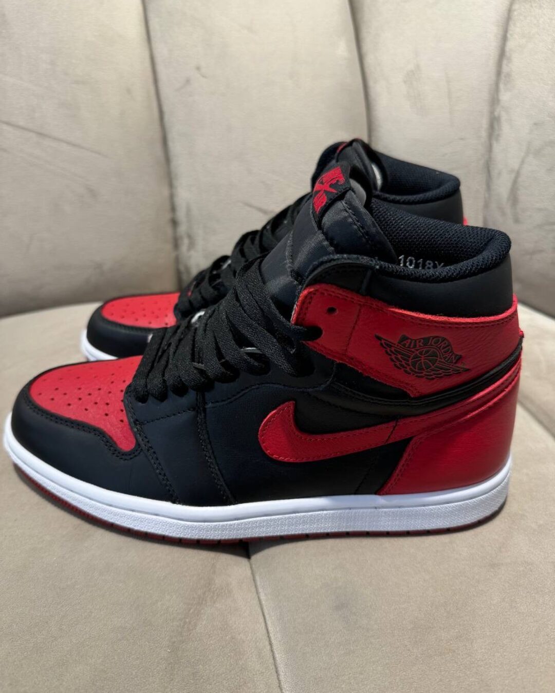 Кроссовки Jordan 1 Retro High Bred Banned — изображение 3