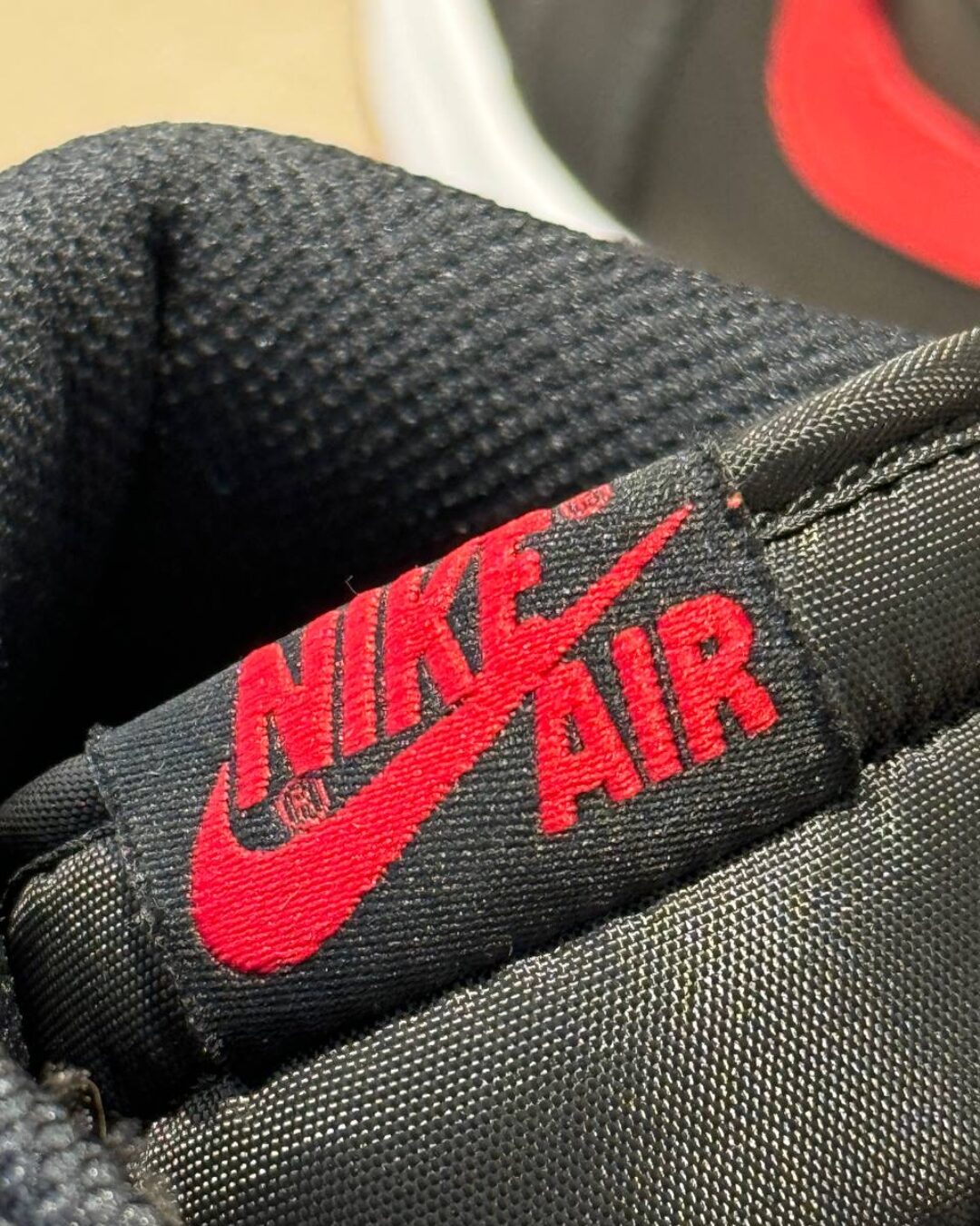 Кроссовки Jordan 1 Retro High Bred Banned — изображение 4