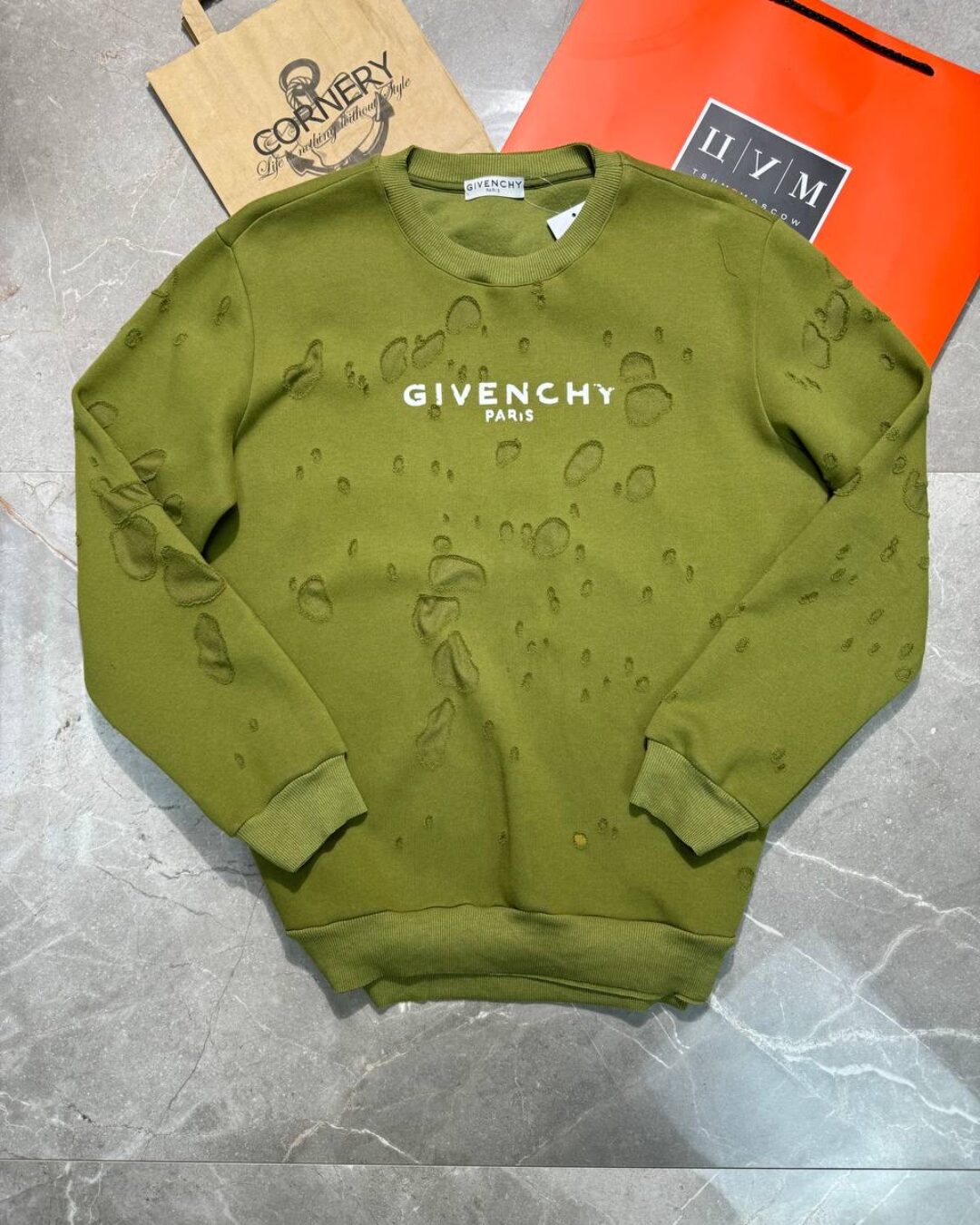 Кофта Givenchy 1