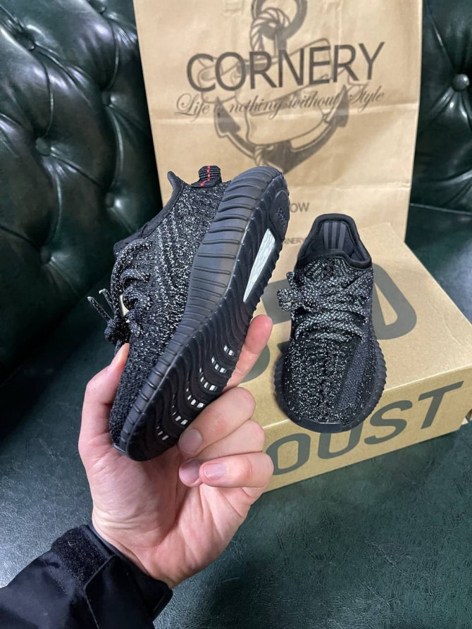 Yeezy 350 Kids "Black Reflective" 3