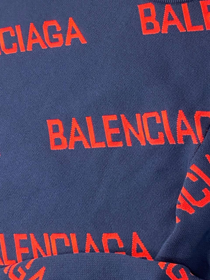 Свитер Balenciaga 8