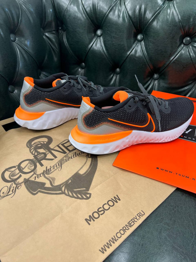 Кроссовки Nike Renew Run Black Total Orange 8