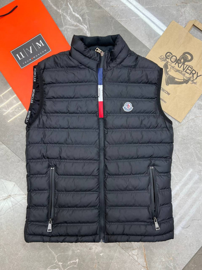 Жилет Moncler