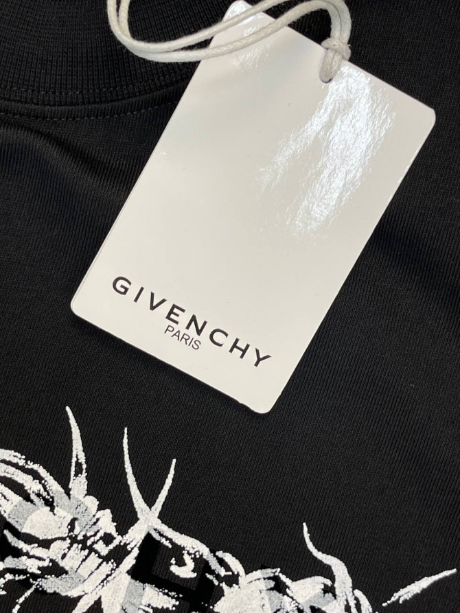 Футболка Givenchy 7