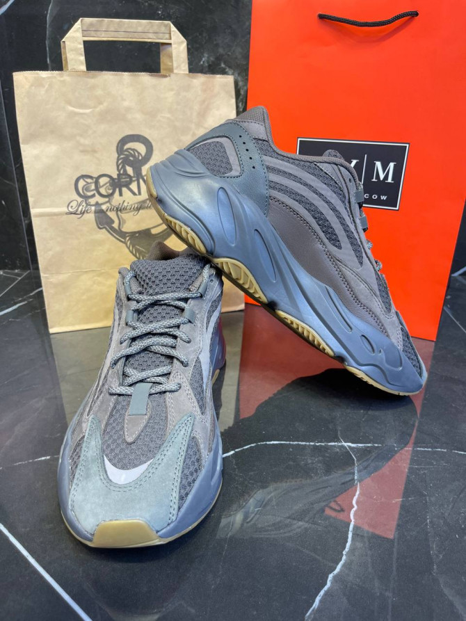 Yeezy  700 V2 Geode — изображение 4