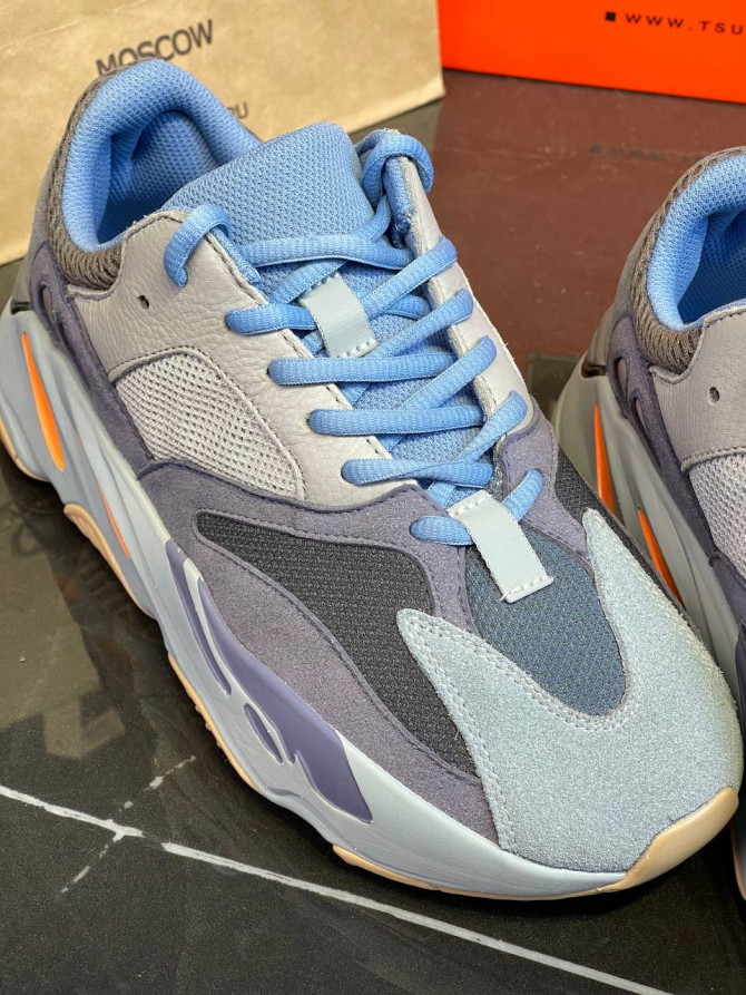 Yeezy 700 Carblu 6