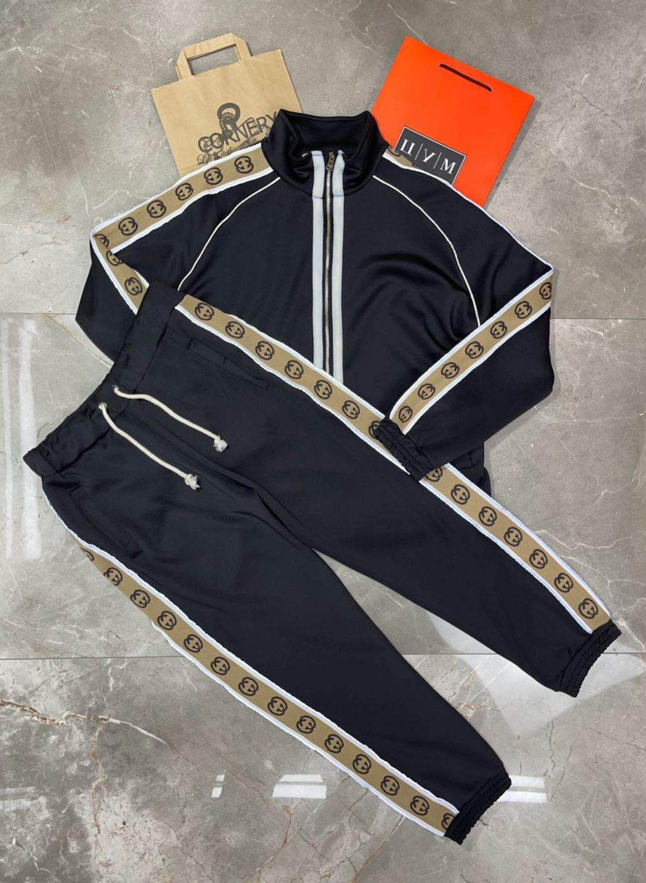 Спортивный костюм Gucci (Арт.: 4017078) купить с примеркой по Москве в онлайн магазине MENSWEAR. В наличии.