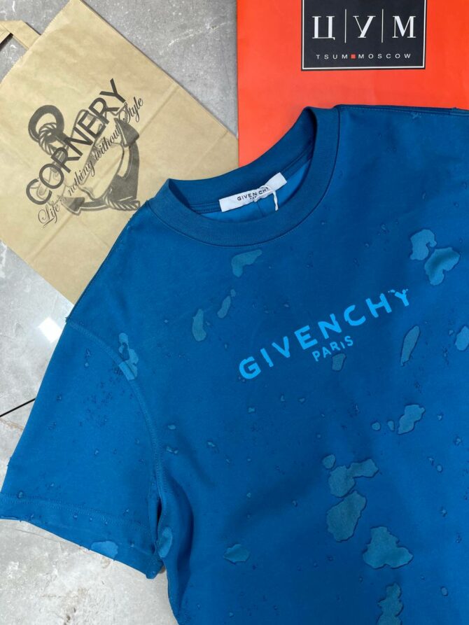 Футболка Givenchy