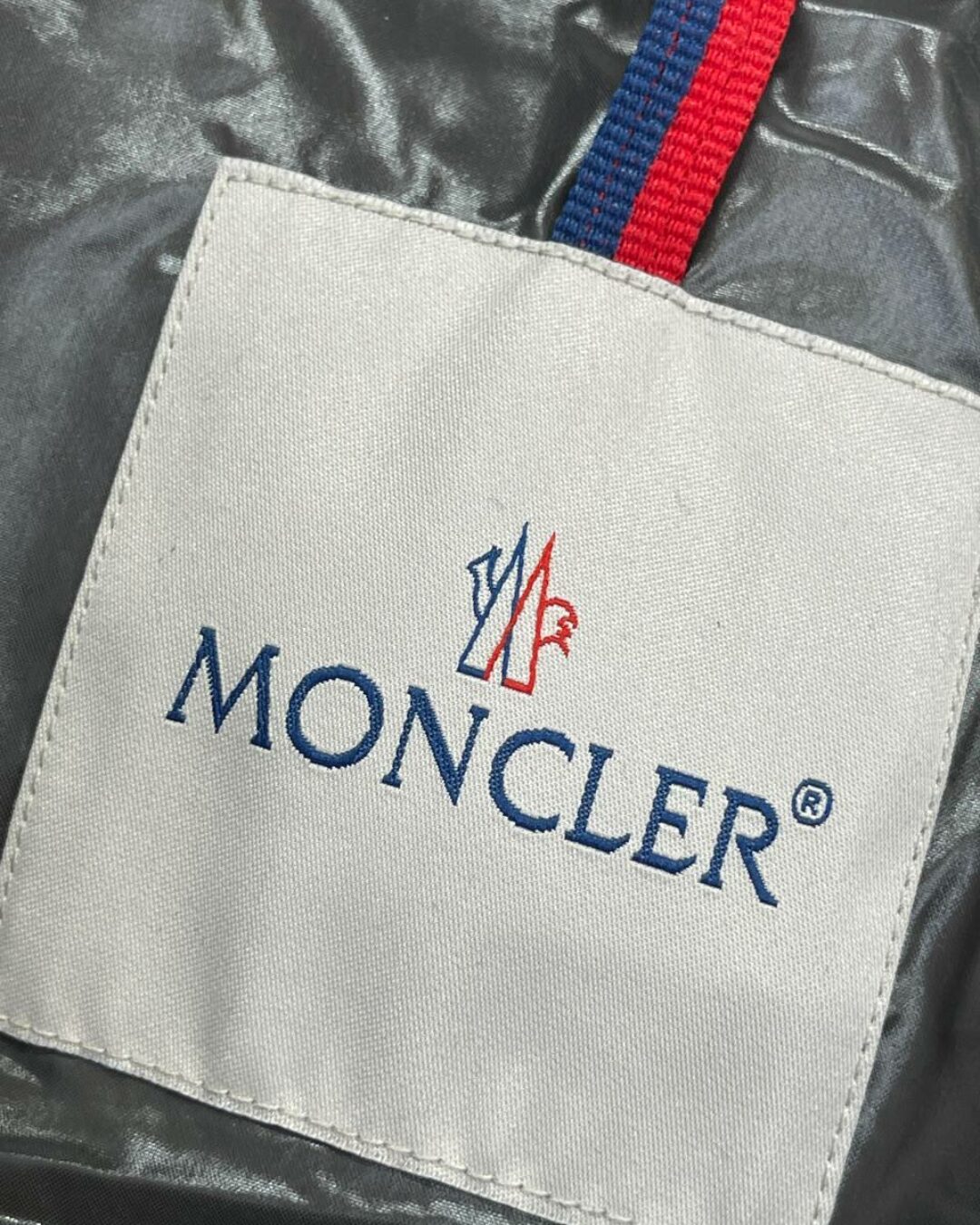 Пуховик Moncler 9