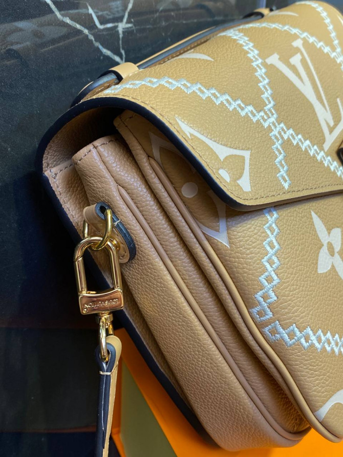 Сумка Louis Vuitton Pochette Metis — изображение 5