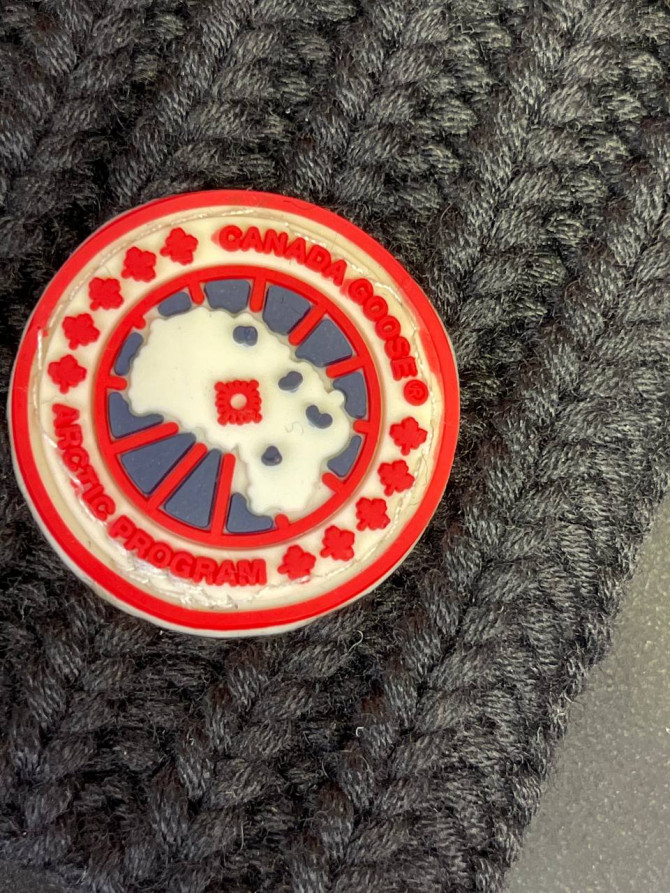 Шапка Canada Goose 2