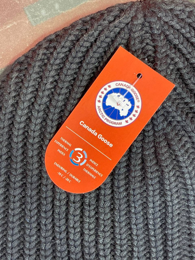 Шапка Canada Goose 4