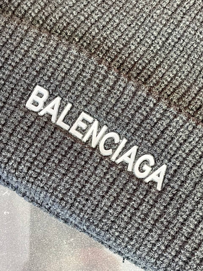 Шапка Balenciaga 2