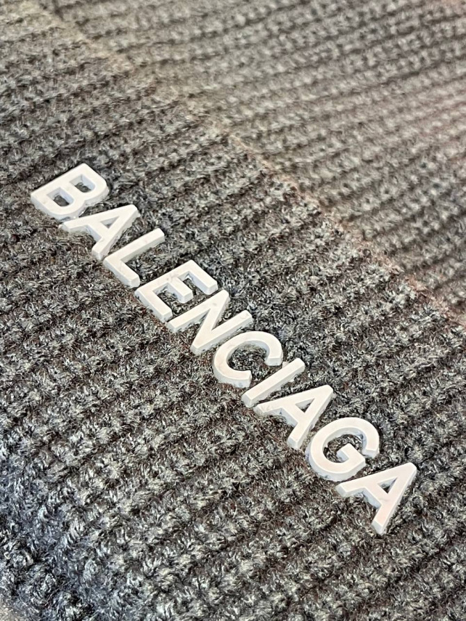 Шапка Balenciaga 3