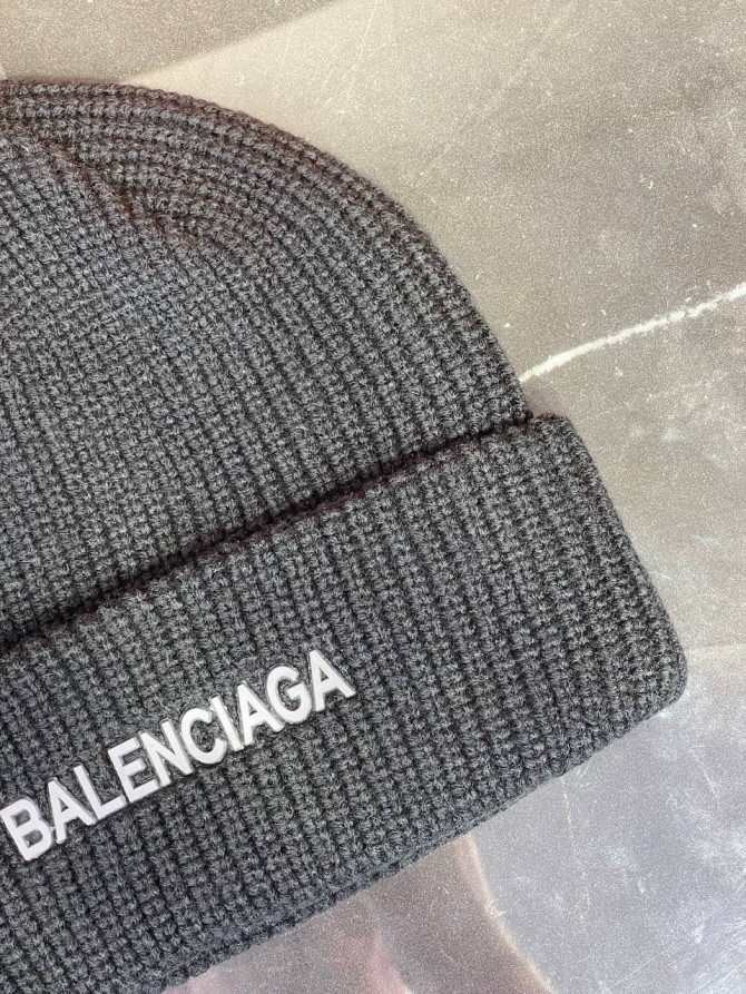 Шапка Balenciaga 7