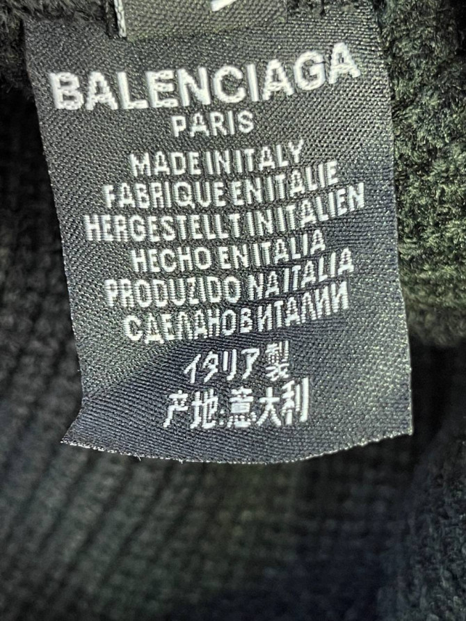 Шапка Balenciaga 8