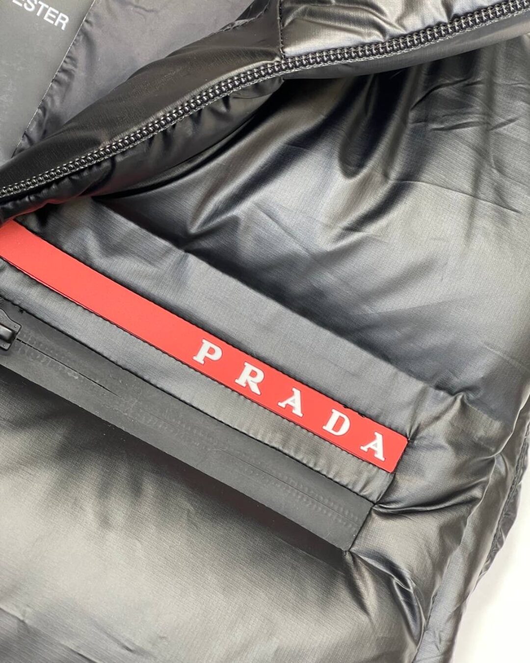 Жилет Prada 4