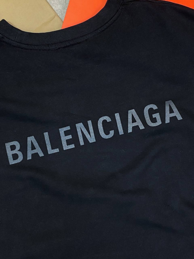 Кофта Balenciaga 8