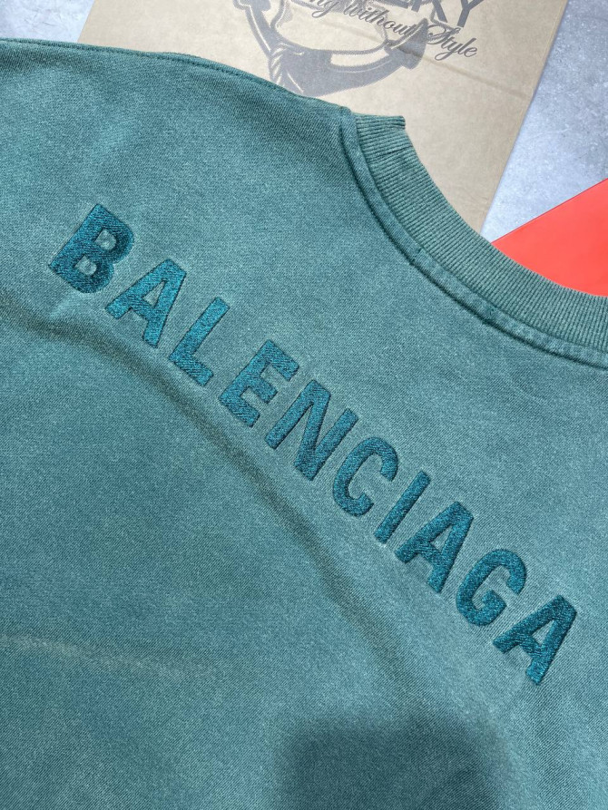 Кофта Balenciaga 9