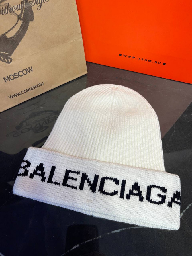 Шапка Balenciaga 1