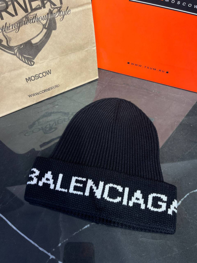 Шапка Balenciaga 1