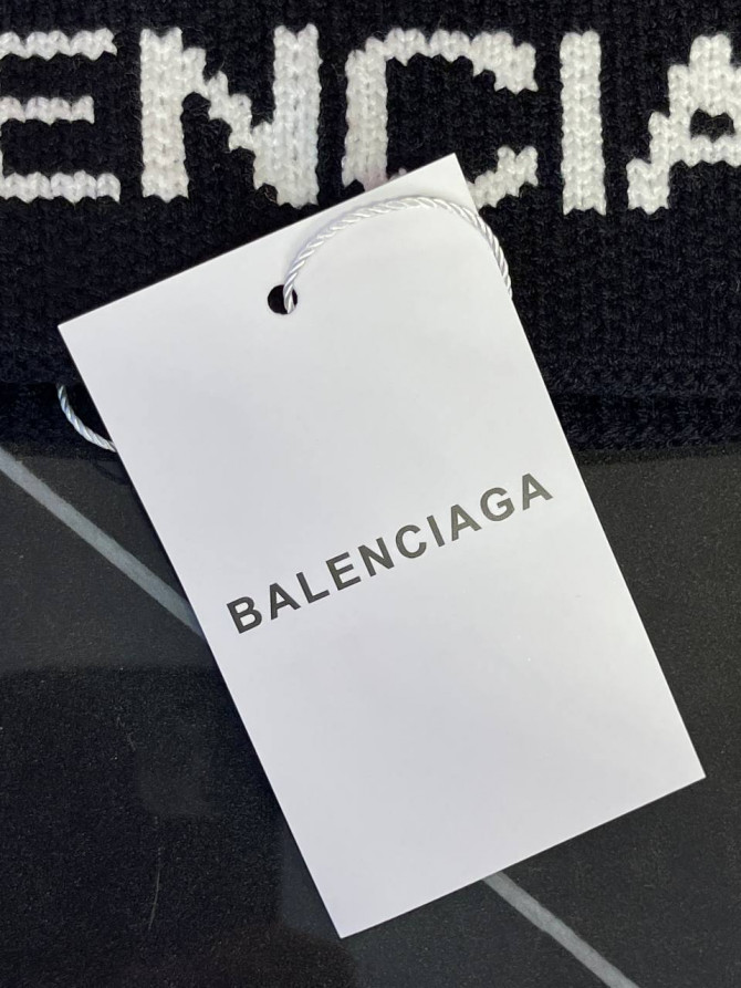 Шапка Balenciaga 7