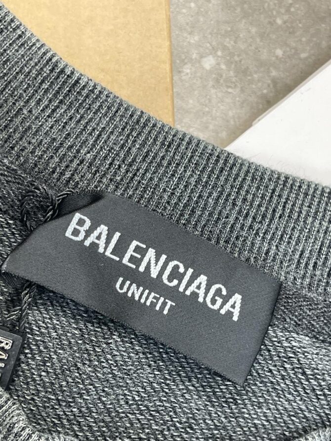 Кофта Balenciaga — изображение 8