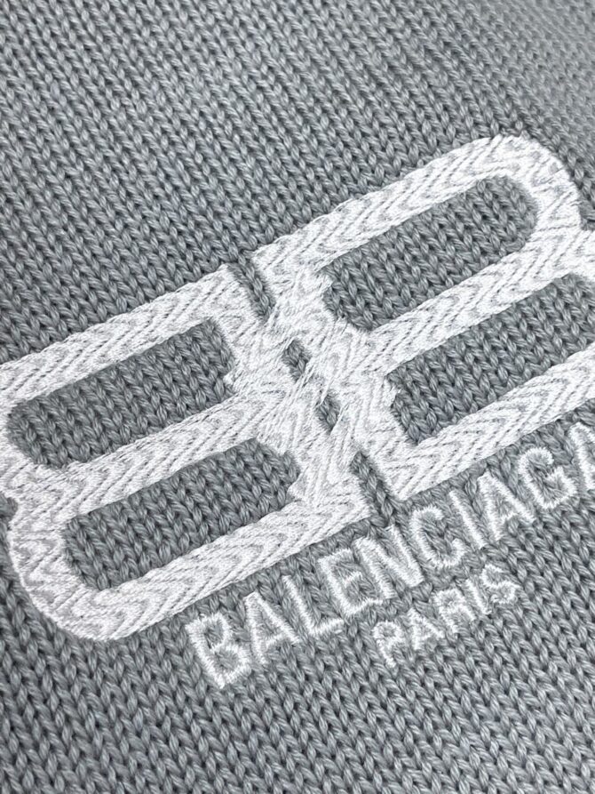 Свитер Balenciaga — изображение 4