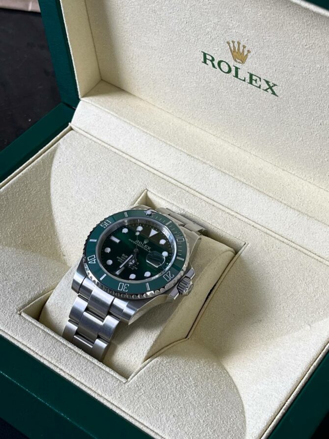 Часы Rolex Submariner Date Hulk 9