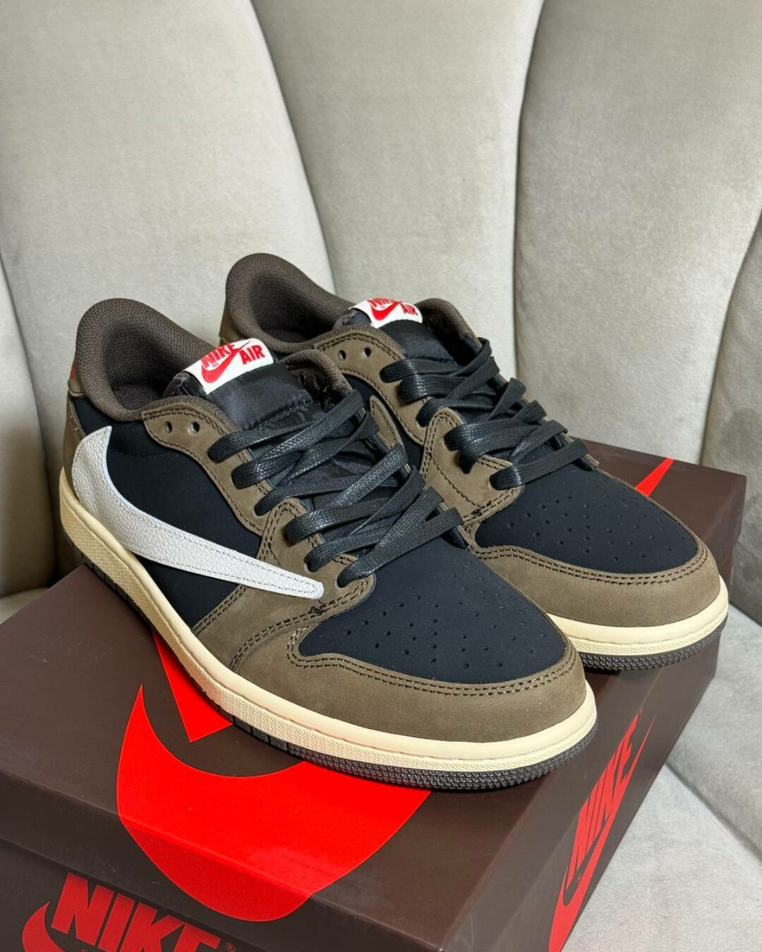 Кеды Jordan 1 Retro Low OG SP Travis Scott 3