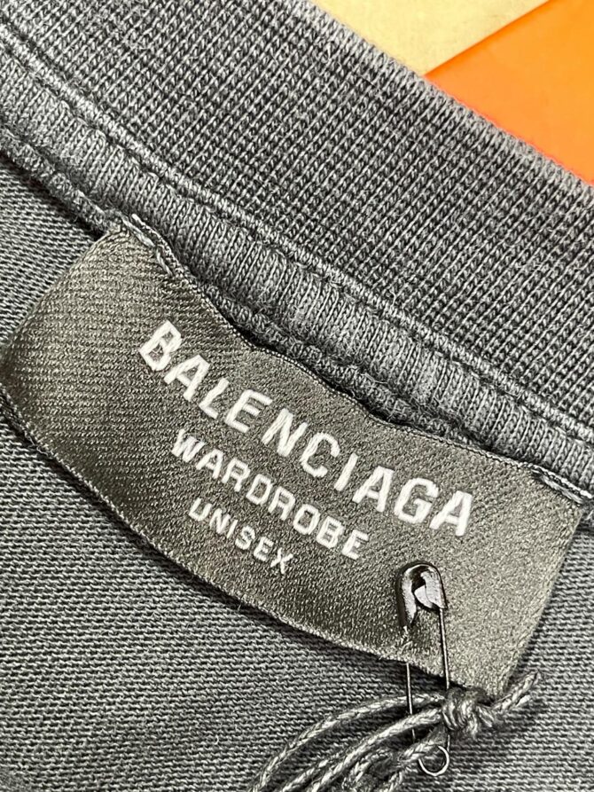 Футболка Balenciaga 9