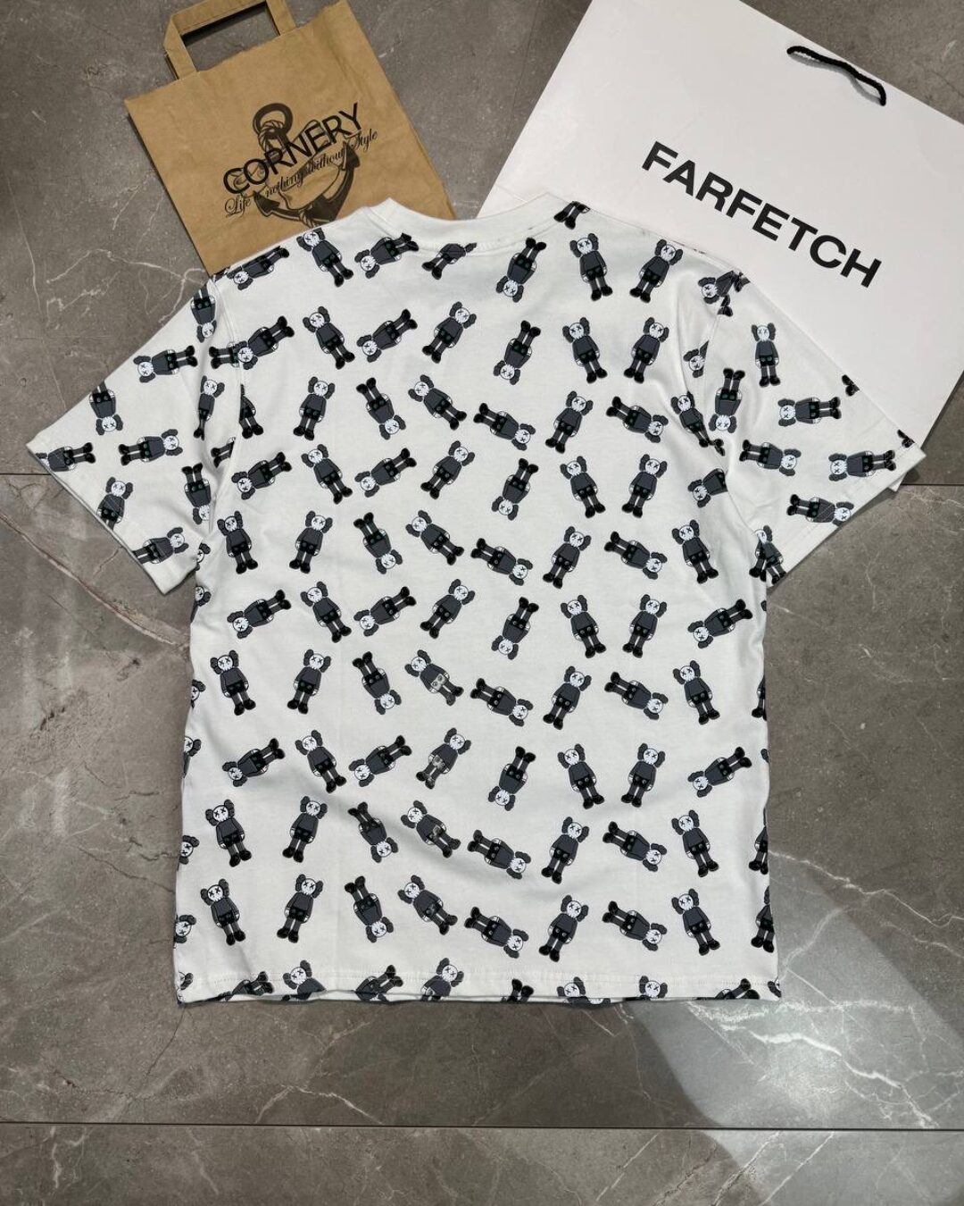 Футболка Off White x Kaws 2