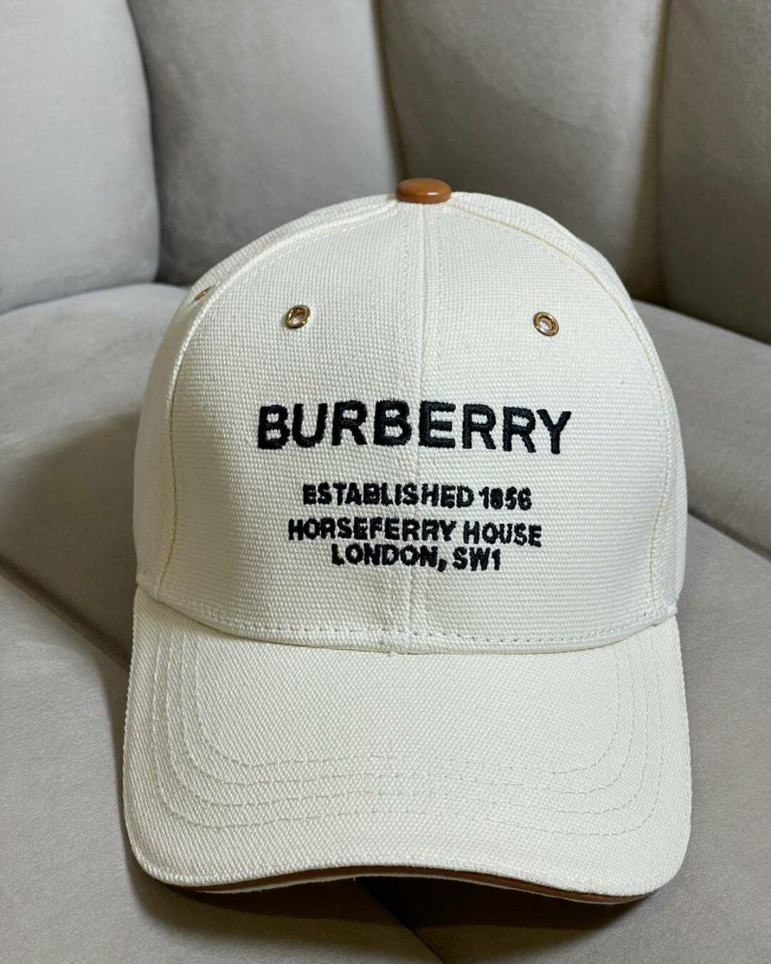 Кепка Burberry 2