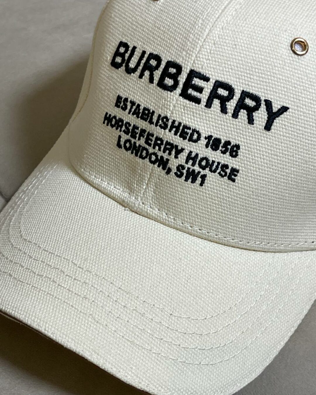 Кепка Burberry 4