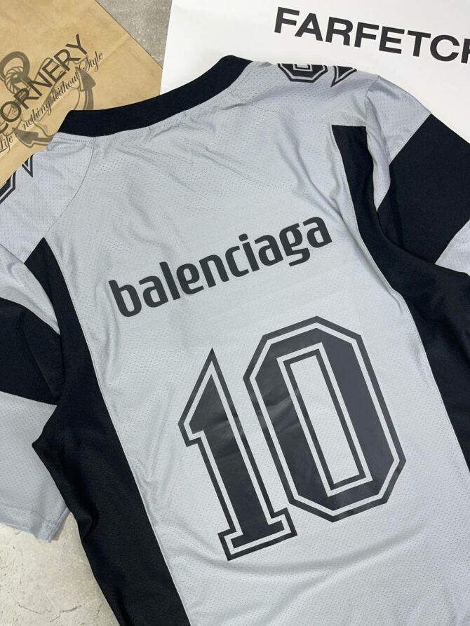 Футболка Balenciaga 9