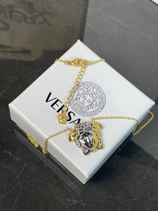 Колье Versace