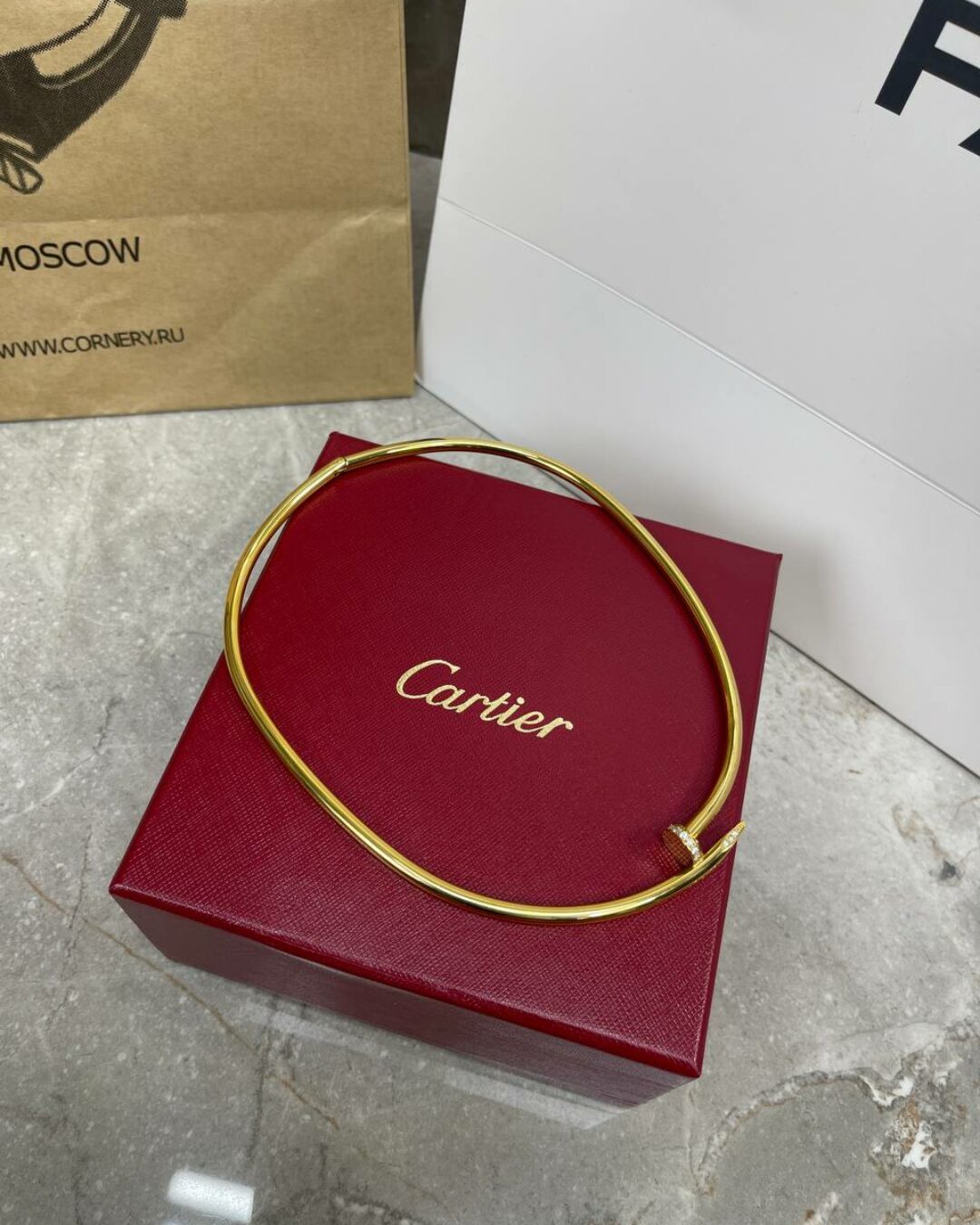 Колье Cartier (камни)