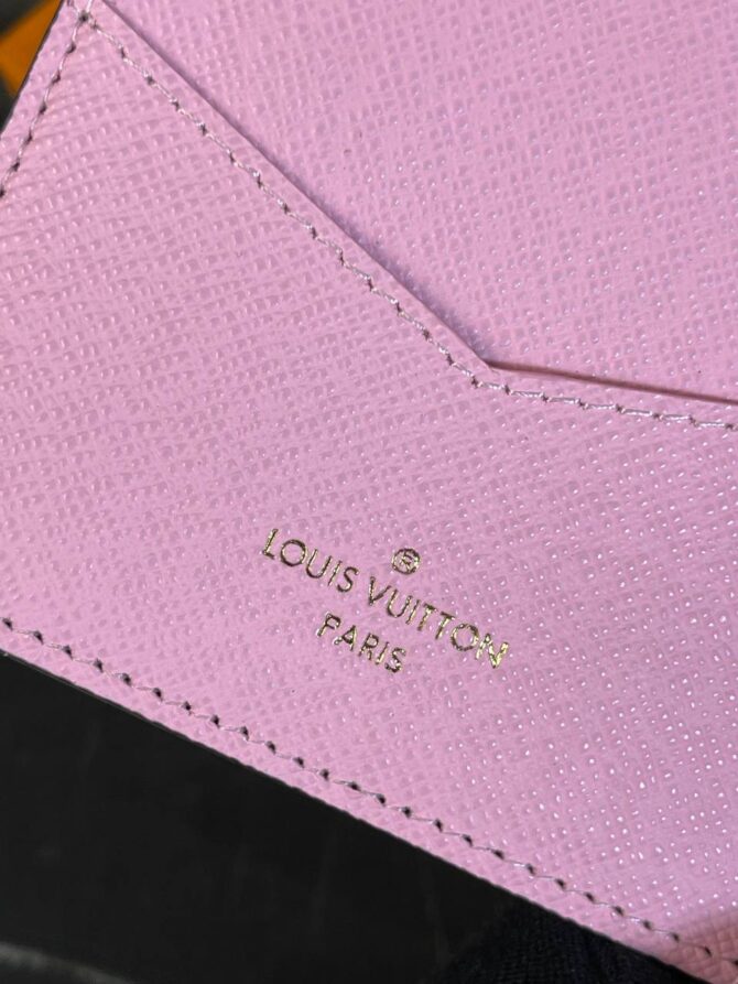 Обложка для паспорта Louis Vuitton — изображение 8