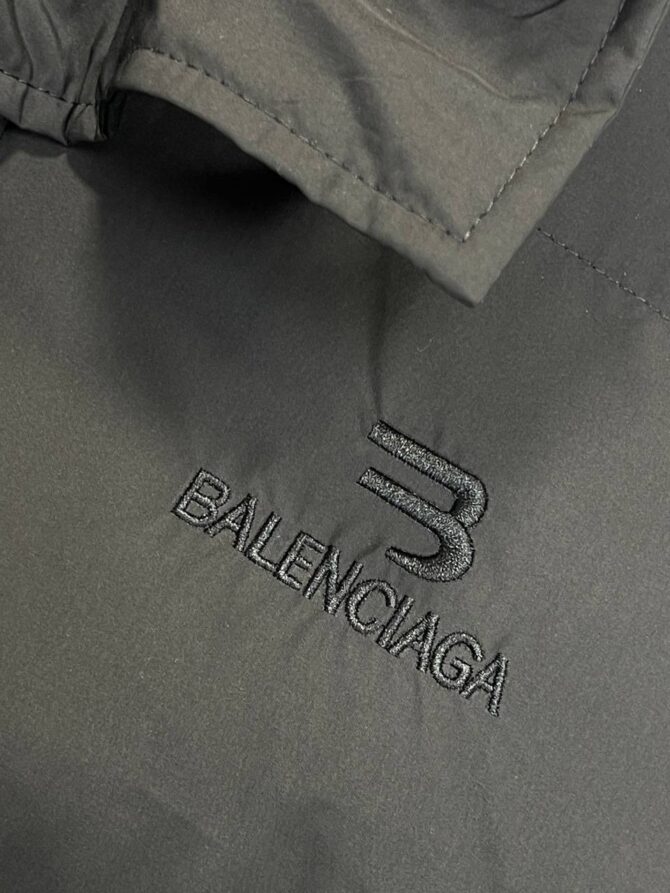 Жилет Balenciaga 7