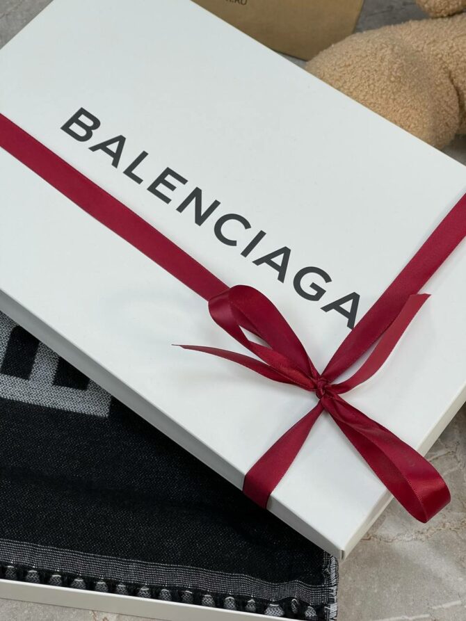 Шарф Balenciaga — изображение 2