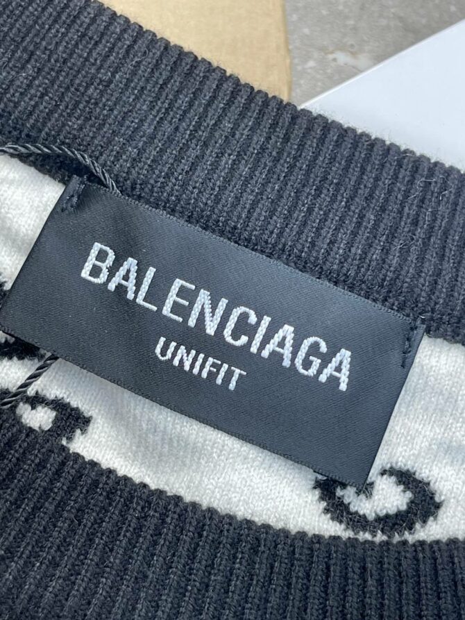 Свитер Balenciaga — изображение 3