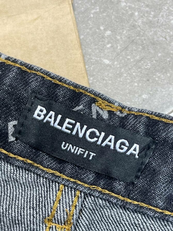 Джинсы Balenciaga 9