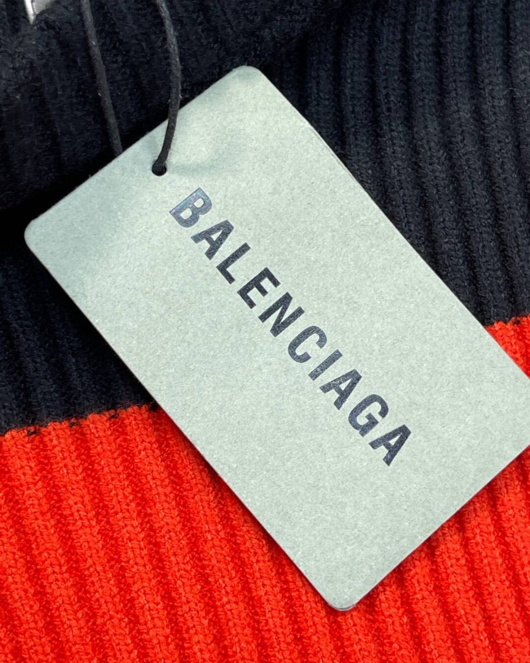 Свитер Balenciaga 10