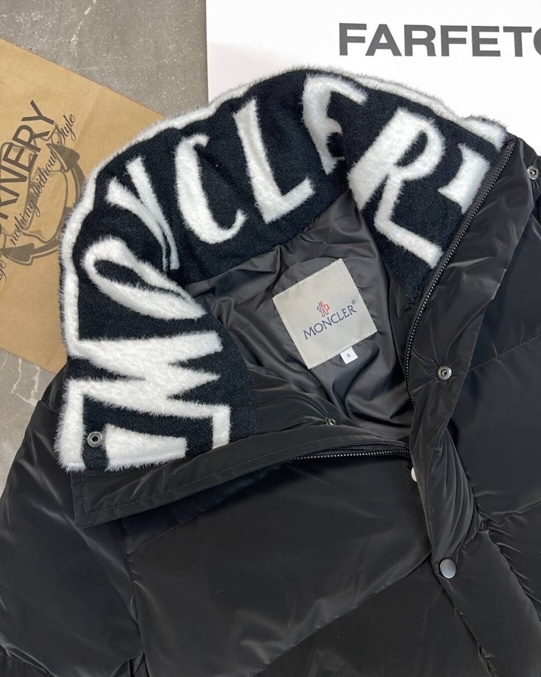 Пуховик Moncler 9